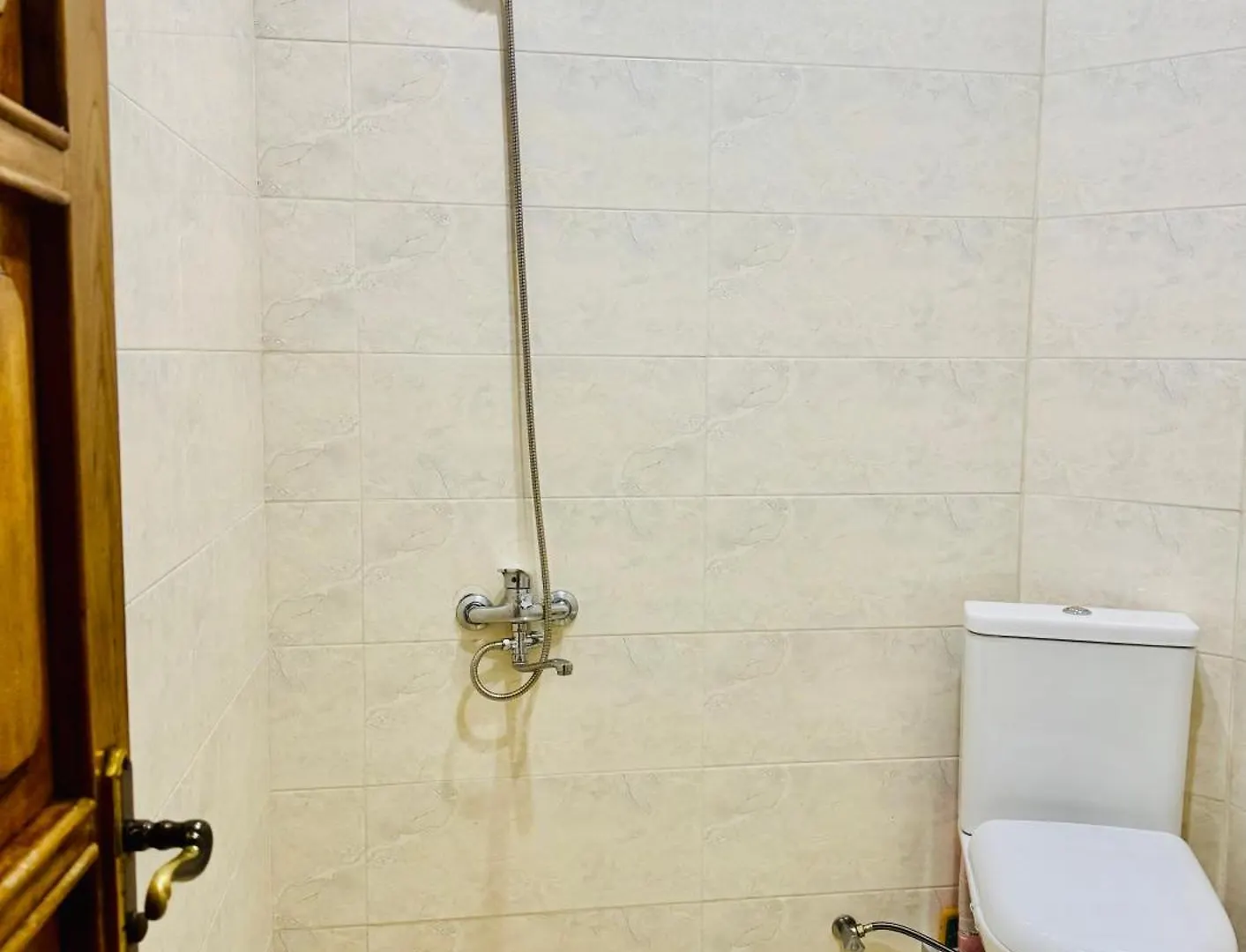 Spacious 5Br Private Home In Old Batumi