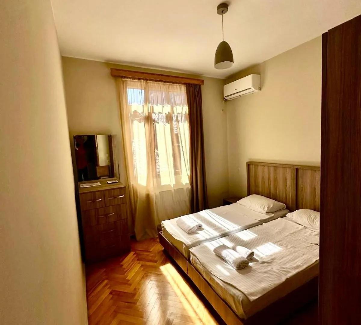 Spacious 5Br Private Home In Old Batumi